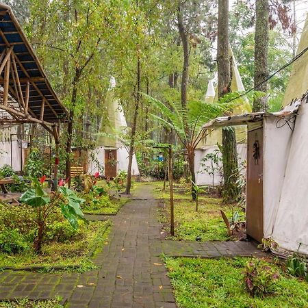 Reddoorz @ Apache Camp Hotel Batu  Exterior photo